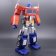 Imagen para el artículo titulado El juguete de Transformers definitivo se puede transformar en robot de forma automática